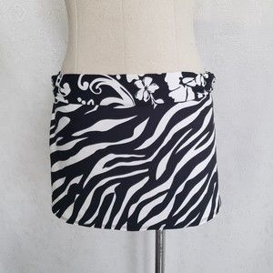Athena Swim Skirt Size 6 Black And White Animal Print